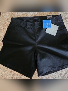 A3 Black Soft Denim Elastic Waist Pull-On Shorts 16W ❤️